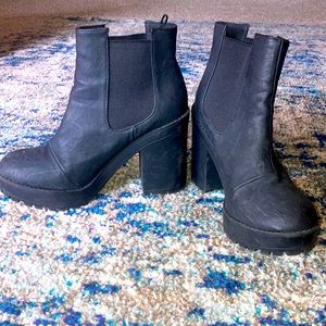 Black Heeled Boots